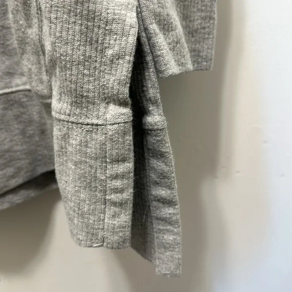 Maurices Adventure Calls Sweatshirt Size L - Picture 4 of 4